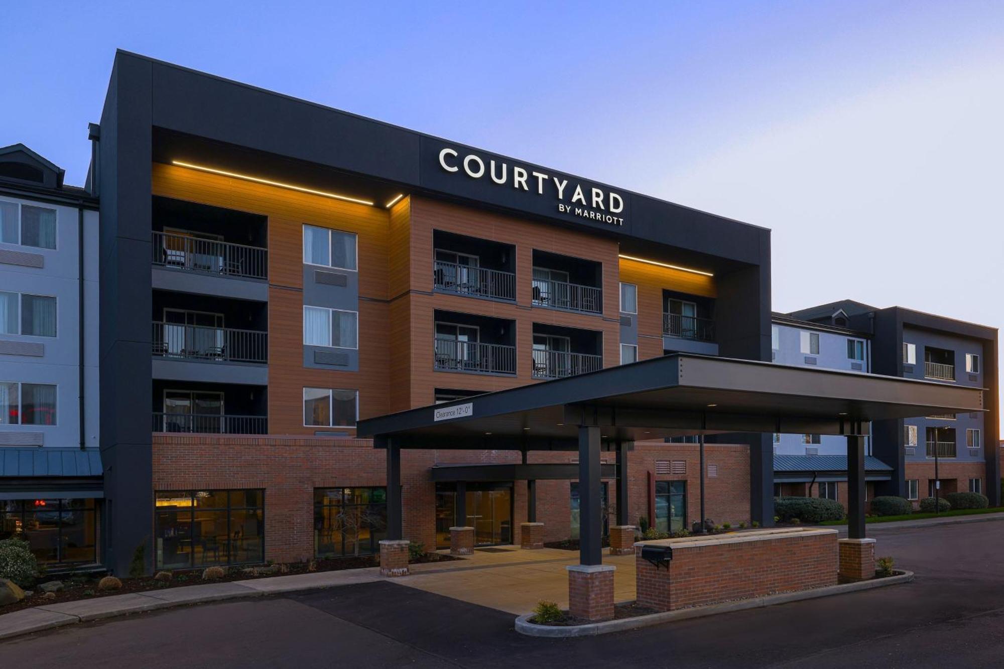 Courtyard By Marriott Portland Southeast/Clackamas Exterior photo