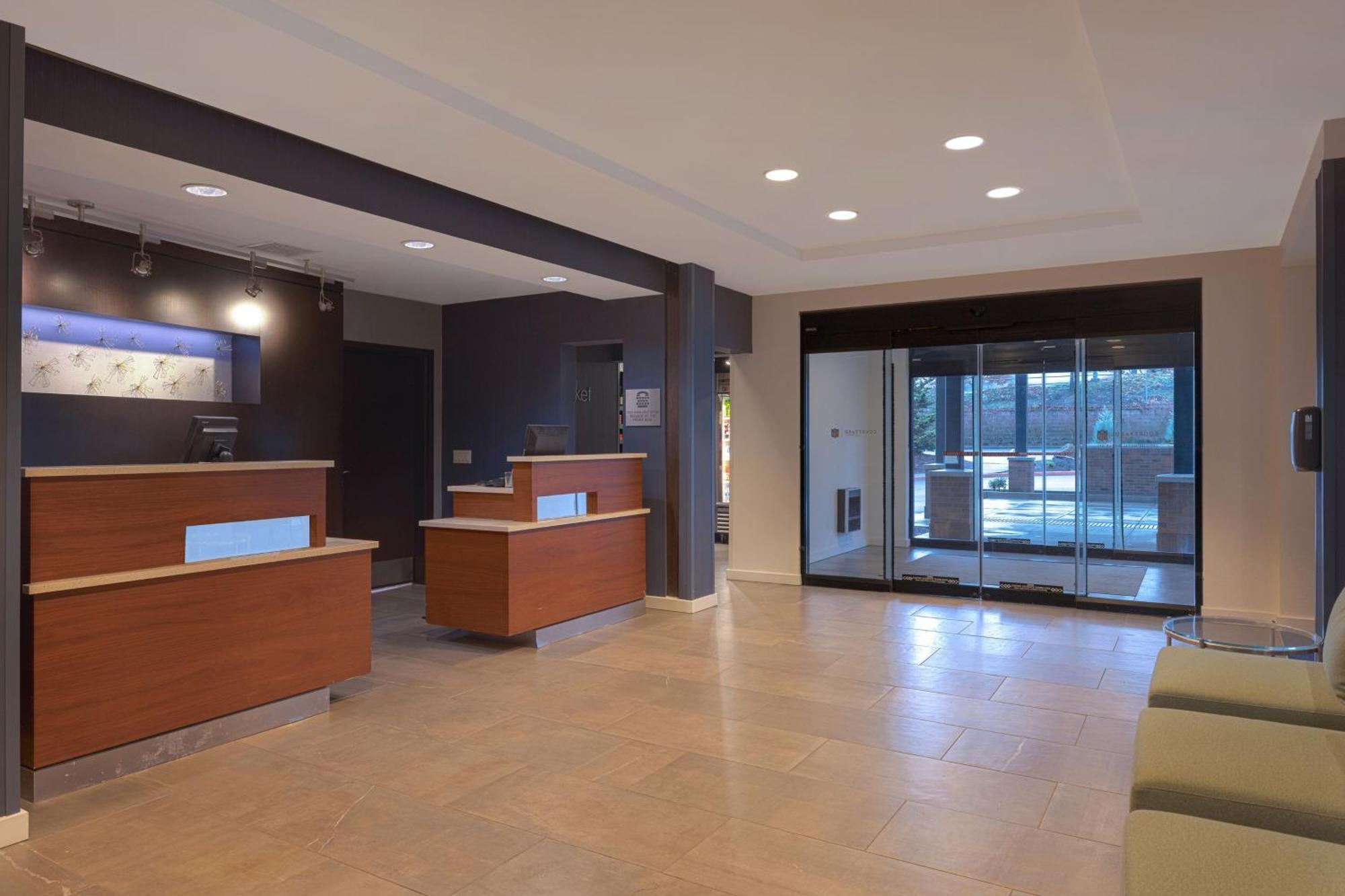 Courtyard By Marriott Portland Southeast/Clackamas Exterior photo