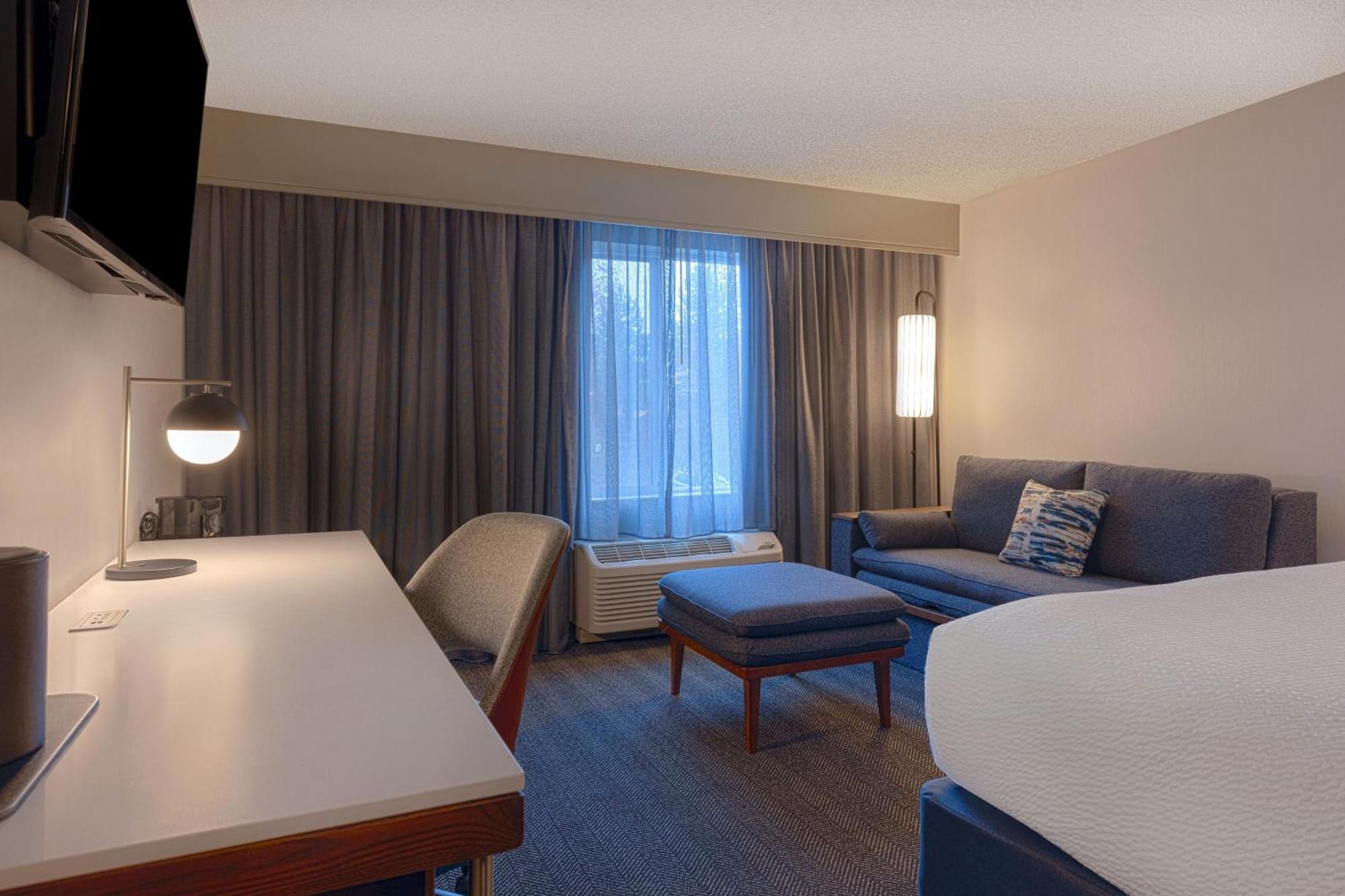 Courtyard By Marriott Portland Southeast/Clackamas Exterior photo