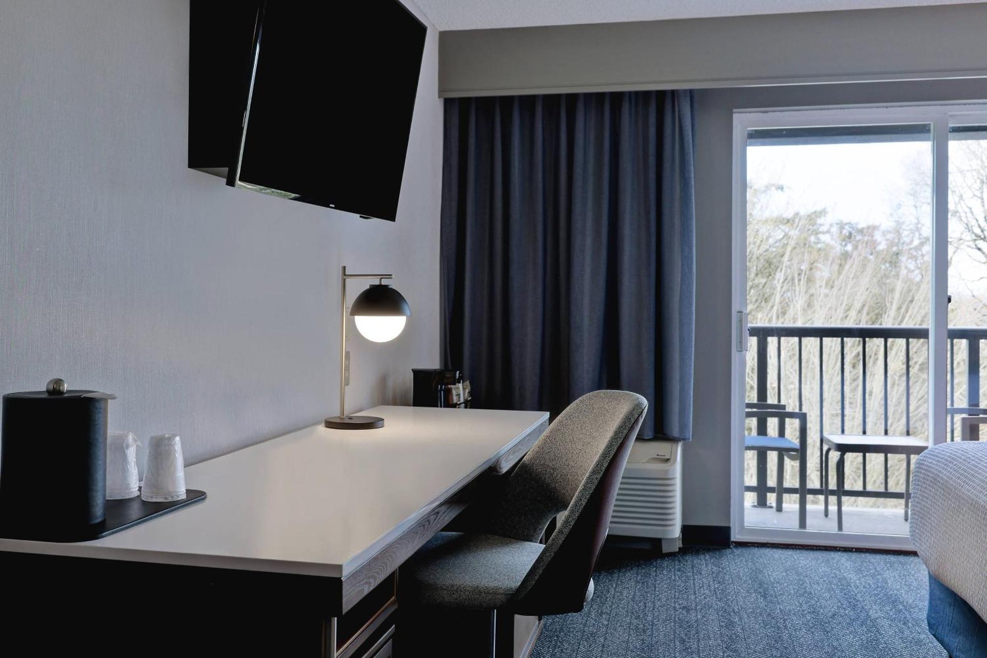 Courtyard By Marriott Portland Southeast/Clackamas Exterior photo