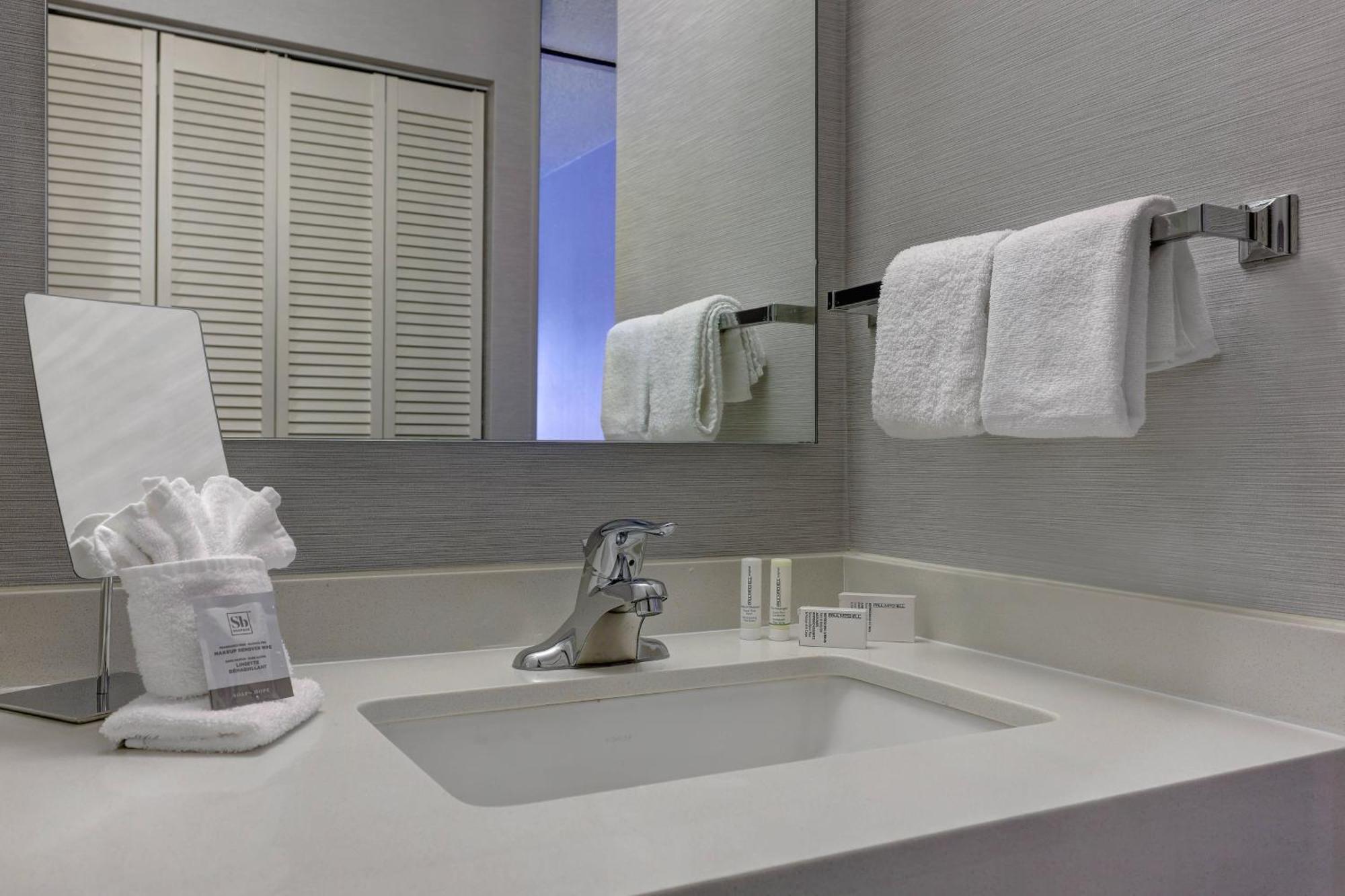 Courtyard By Marriott Portland Southeast/Clackamas Exterior photo