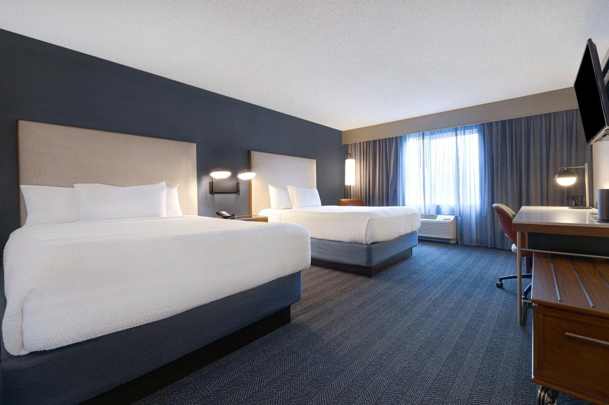 Courtyard By Marriott Portland Southeast/Clackamas Exterior photo