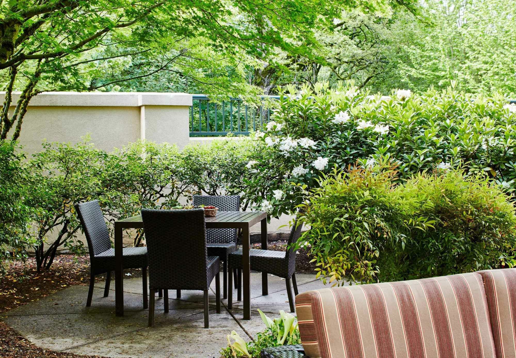 Courtyard By Marriott Portland Southeast/Clackamas Exterior photo