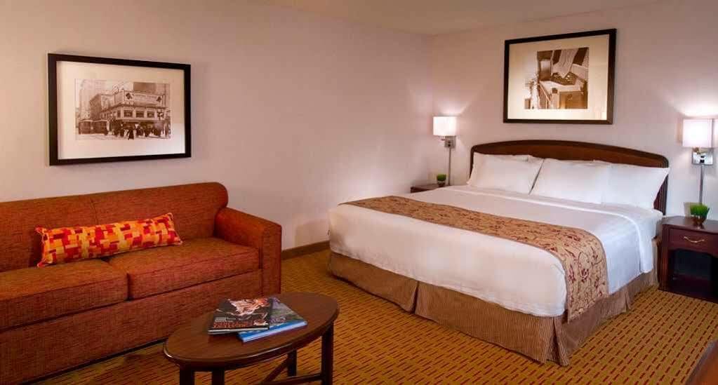 Courtyard By Marriott Portland Southeast/Clackamas Exterior photo